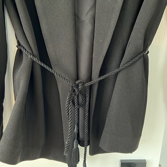 Wilfred black blazer with rope belt. Never worn, size XS - Picture 3 of 4